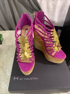 H by Halston Fuchsia Strappy Wedge Sandals with Gold Discs